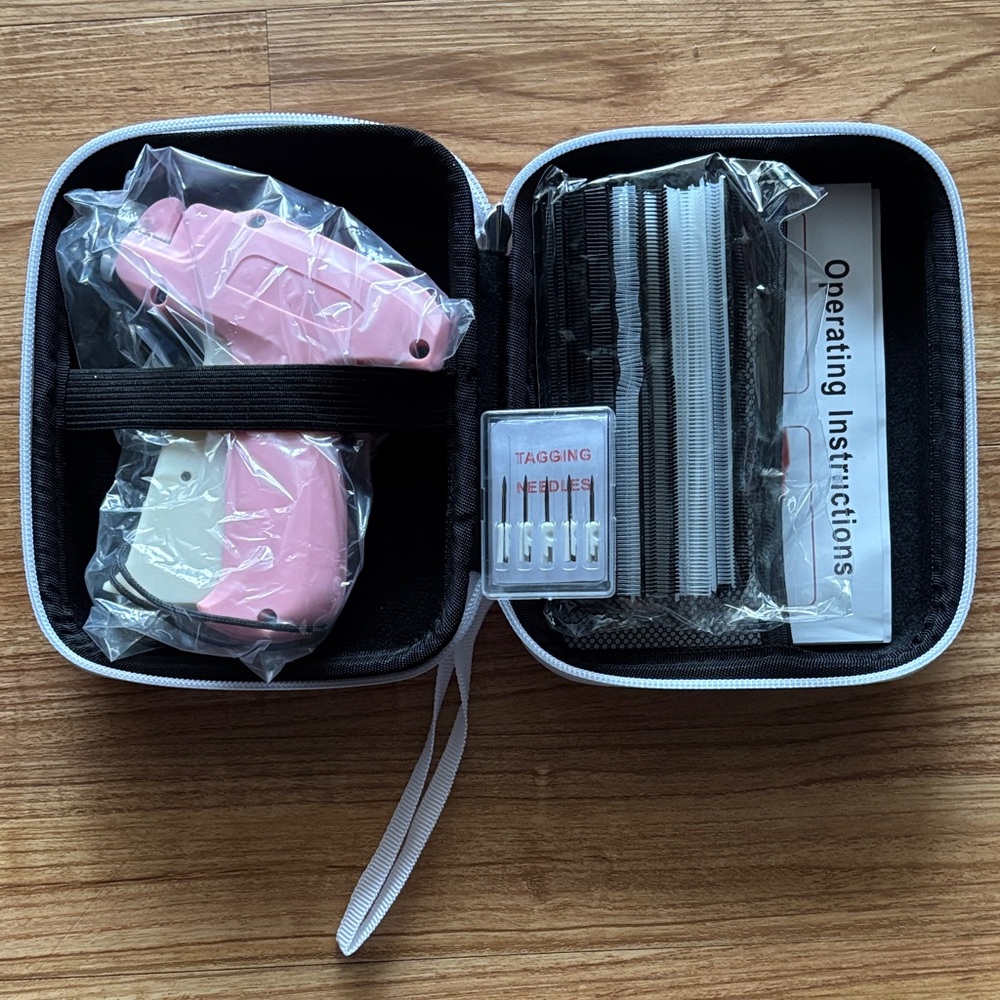 Stitch Gun Kit with Accessories (NWOT)